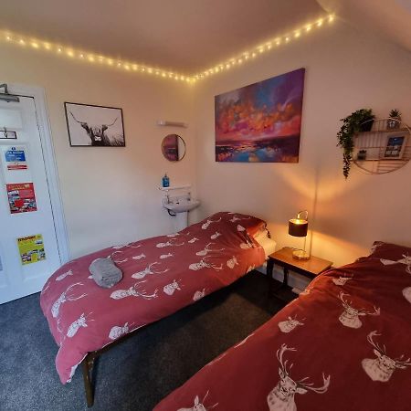 Fort William Backpackers Екстериор снимка