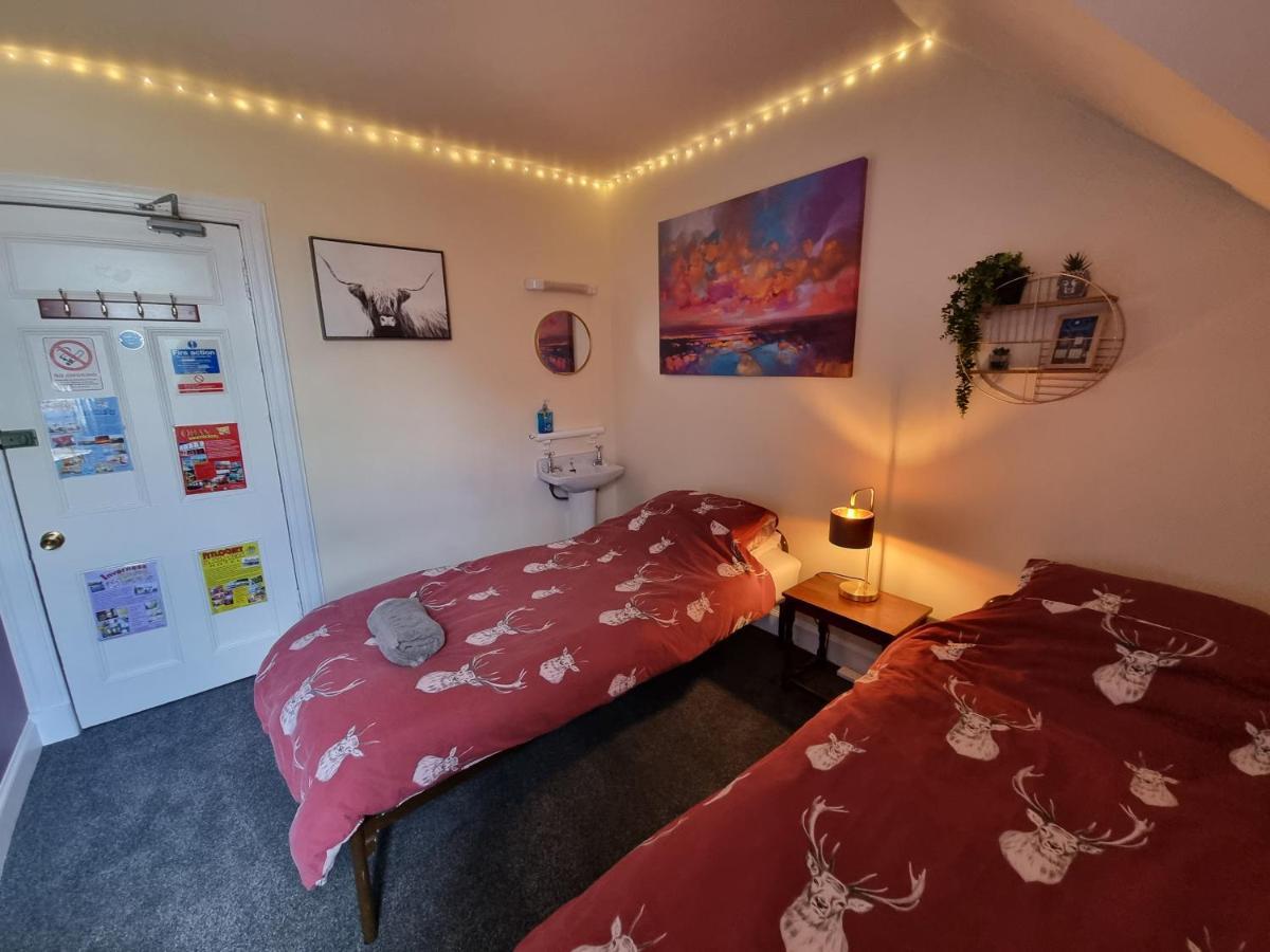 Fort William Backpackers Екстериор снимка
